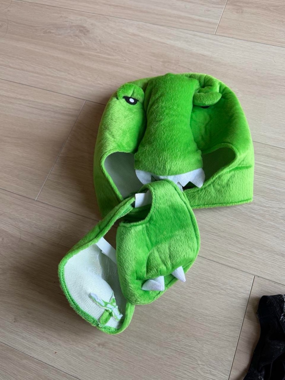 Green Plush Dinosaur Hat with Claw Mitts
